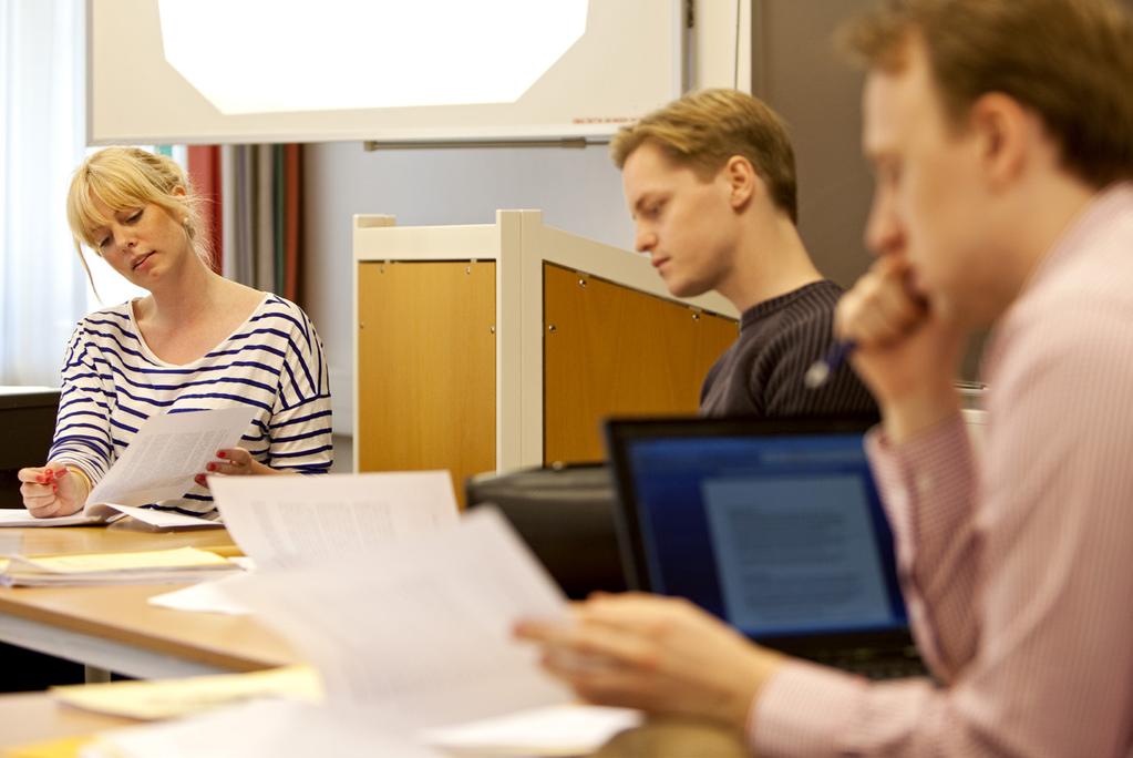 4 ÄMNESLÄRARUTBILDNING Förutom att antalet poäng skiljer sig åt beroende på om du läser ett ämne som huvudämne eller andraämne finns det också andra skillnader: inom ditt huvudämne skriver du två