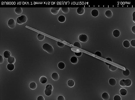 3 Arbetsplats B: Tillverkning av halvledarnanotrådar Vid arbetsplats B tillverkades halvledarnanotrådar av materialet galliumarsenid, dessa var 1-2 µm långa.