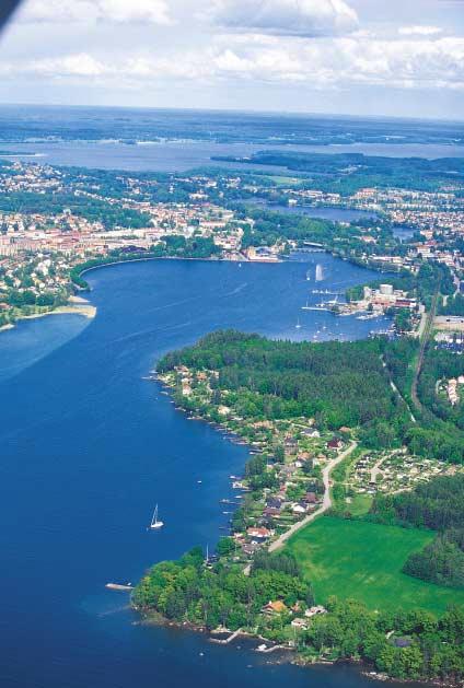 Motala tätort Göta kanal 31 1 Motala tätort Alla invånare i Motala har grönområden och stränder på gångavstånd. Genom centrum löper Göta kanal omgiven av frodig grönska.