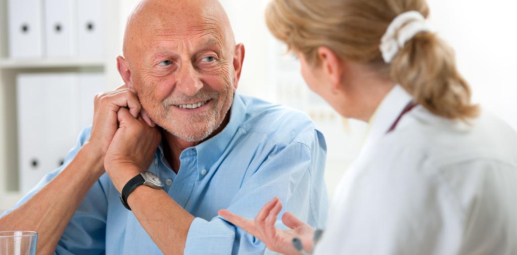 Mer av vården måste skötas på vårdcentralerna och i hemmet nära patienten. Vi ska införa en fast vårdkontakt för att patienter och anhöriga alltid ska veta vart man ska vända sig.