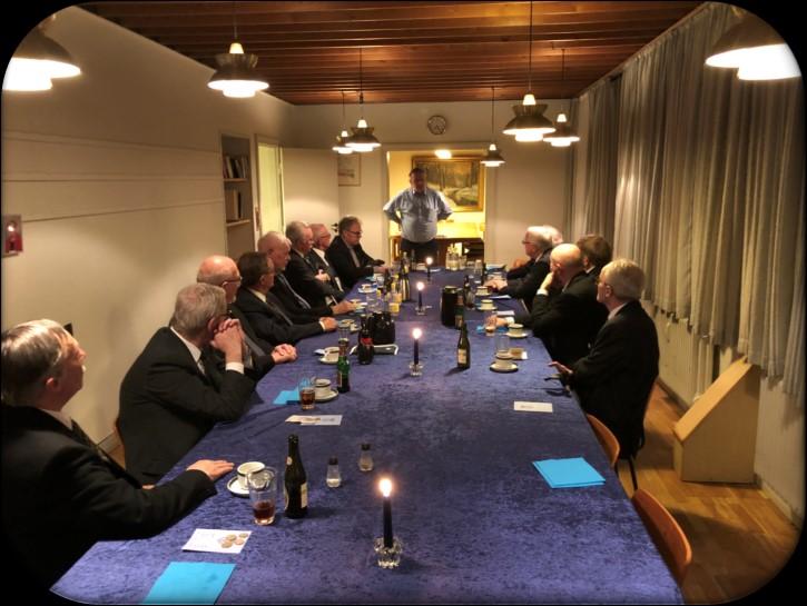 Men det viktigaste är att skapa en intressant mötesmiljö så att vi får träffas över logeoch nationsgränser.