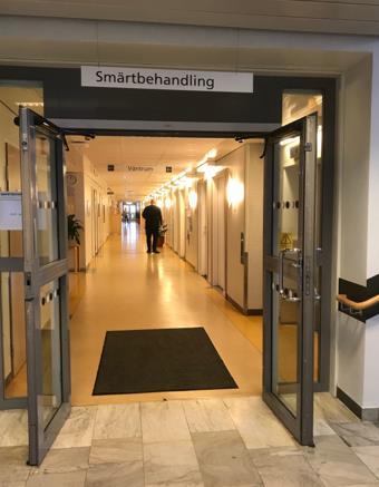2 Om multimodal rehabilitering Smärtenheten på Uddevalla sjukhus bedriver multimodal rehabilitering som riktar sig till patienter med långvarig smärtproblematik i rörelseapparaten.