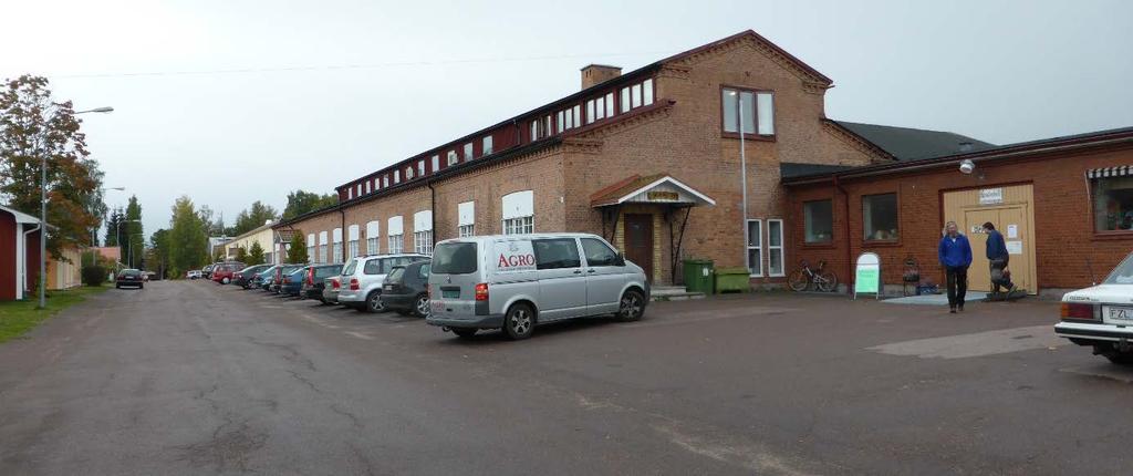 De företag som är lokaliserade på Sundets handelsplats har både kunder och varutransporter som rör sig till och från området och längs med väg 241 och E45 mellan Karlstad