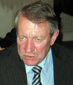 Lars Olof Persson 1945-2005. Största delen av centrala Västerhaninge ligger på Ribbymark. Från de ursprungliga gårdarna påbörjades en avstyckning i början på 1900-talet när järnvägen kommit till.