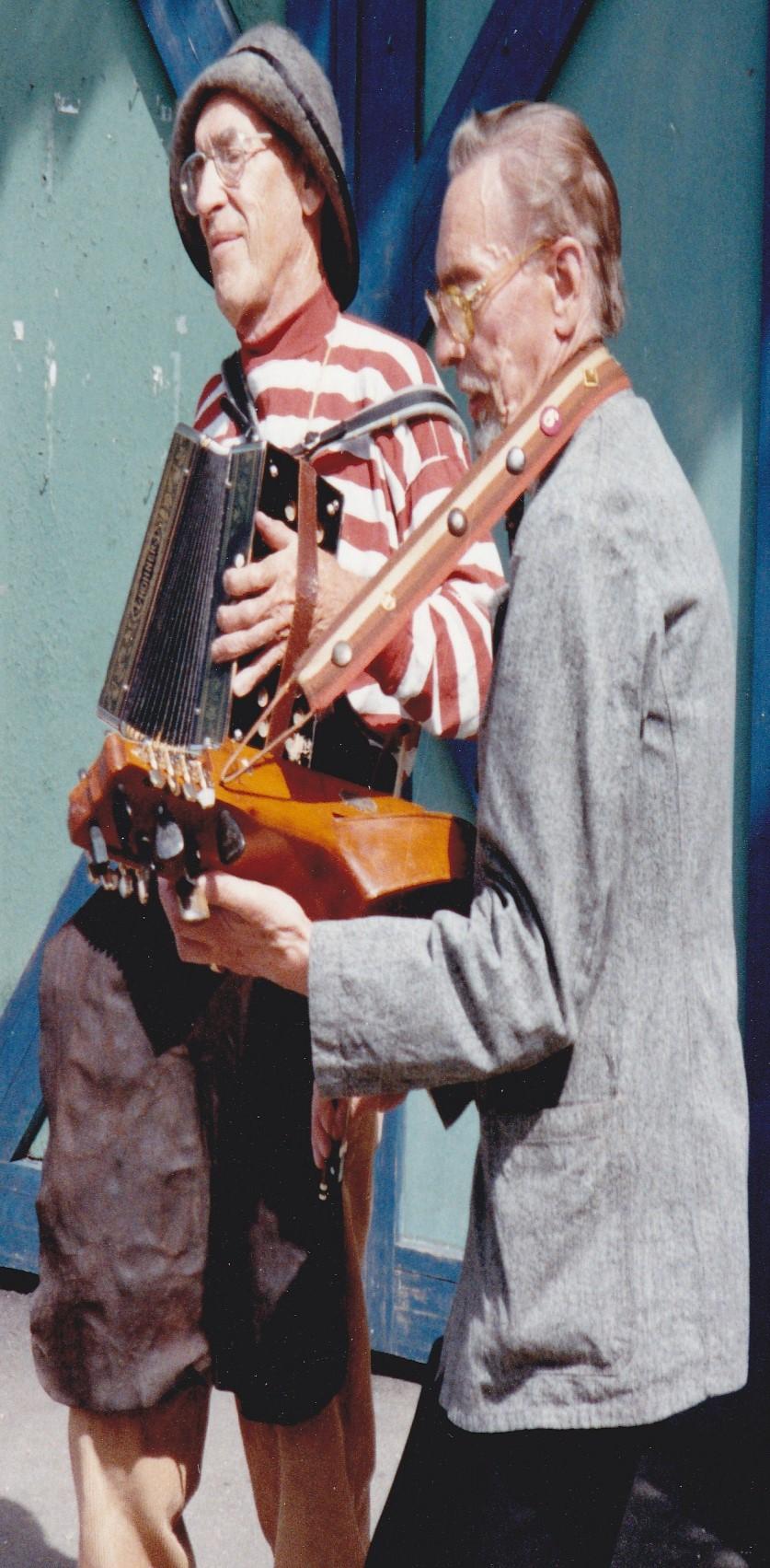 många duktiga musiker. Kanske den mest namnkunnige är trumpetaren Peter Asplund. Det var faktiskt Peters far Bernt som 1971 lade grunden till hembygdsföreningen.