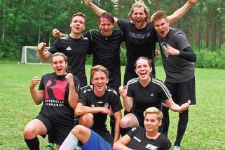 24-timmars Älvåsas nervpirrande, traditionsrika och välbesökta fotbollsturnering för mixade lag går av