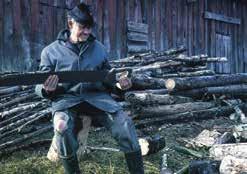 Här finns design av Carl Malmsten och mycket av Överlida industrihistoria med bland annat skomakeri, frisersalong, tryckeri, diversehandel, skola mm. Öppet söndagar 11 juni-20 aug.