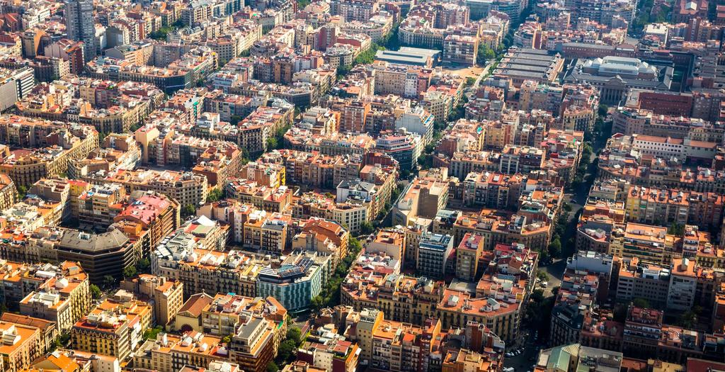 STADSARKITEKTEN: BARCELONA EN FÖREBILD Både miljö och människa är vinnare på tätare städer. Men samtidigt är det viktigt att förtätning sker med förstånd. Att bara bygga höga hus är inte lösningen.