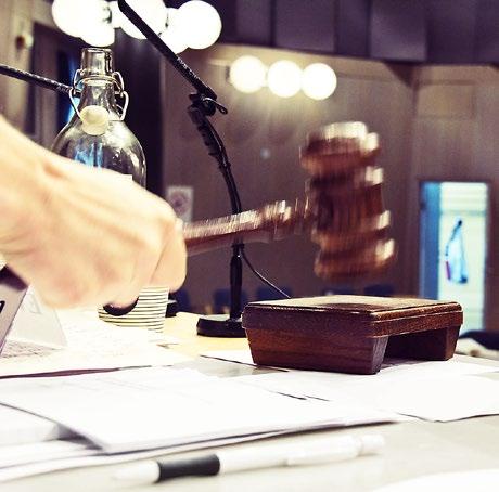 BESLUT Landstingsstyrelsen föreslås tillstyrka landstingsfullmäktige BESLUTA att anta strategisk inriktning och finansplan för åren 2015-2017, att fastställa ekonomiska ramar för regionstyrelsen,