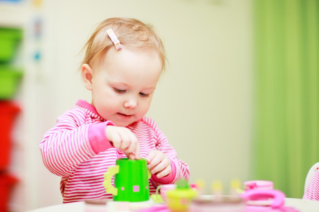 Nu ska Älmhults förskolor bli kemikaliesmarta! Kemikalier finns överallt omkring oss, i allt från mat och dricksvatten till leksaker, möbler och byggmaterial.