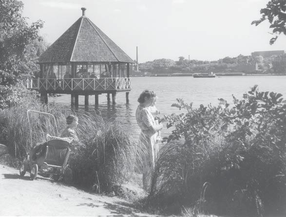 I Holger Bloms parkprogram från 1946 sammanfattades den funktionalistiska synen på parkens uppgifter i Stockholms stadsbyggande.