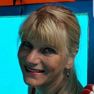 Maria Vallenor 1958-2018 Maria föddes 3 september 1958 i Stockholm och växte upp på Hantverkargatan och sedan på Söder.