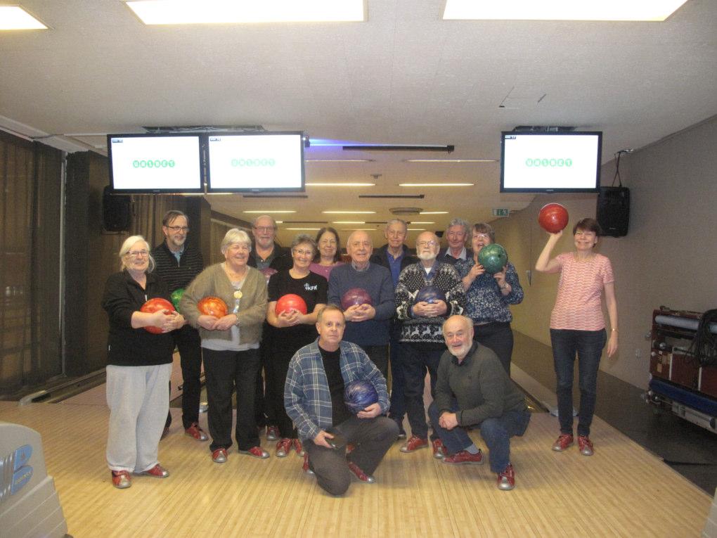 Aktivitet Bowling Fjorton Söderringare tillbringade eftermiddagen den 4 mars på Birka bowling. Ulla vann och Janne kom på andra plats. Övriga deltagare kom på delad tredjeplats.