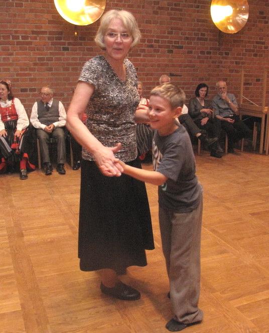 Ansvarig utgivare: Kjerstin Lindström 08-583 561 66 Redaktionen: Lars-Åke Callander 08-776 02 40 Roland Sandström 08-730 18 60 E-post: snyt@soderringen.