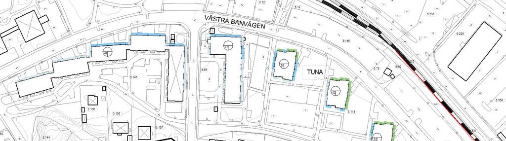Öster om Åkersberga station ligger en del flerfamiljshus söder om spåret. Här finns även en låg spårnära skärm vid södra sidan av spåret som finns i beräkningar.