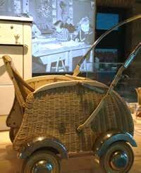 Sundsvalls museum Höstlov i museet Industrialismen - en bildverkstad Tisdag 30/10 och onsdag 31/10 kl 13.00 15.00 Följ med konstnären Alveola Ämting in i industrialismens värld.