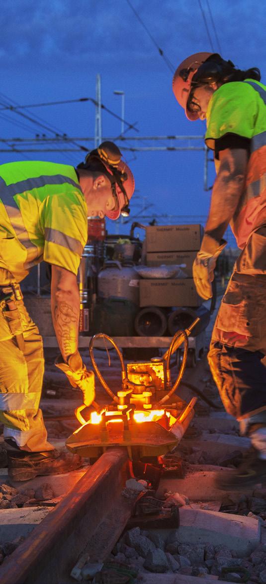 Investeringar De järnvägsinvesteringar som hade störst kostnader under 2016 var utbyggnaden av sträckan Tomteboda Kallhäll på Mälarbanan Göteborgs hamnbana och Marieholmsbron dubbelspår Strängnäs