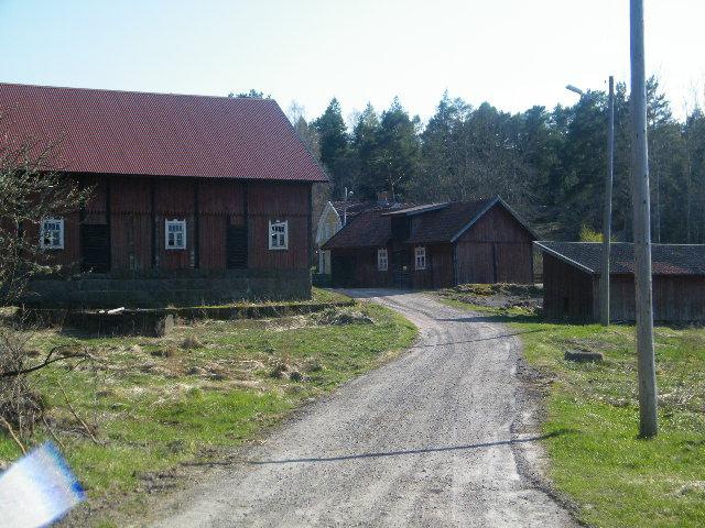 Vägbeskrivning Från Oskarshamn kör E22 norrut ca 23 km, sväng höger mot Klintemåla, följ