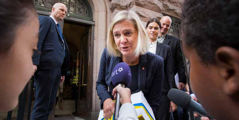 20 Så fungerar riksdagen Arbetet med statens budget En av riksdagens viktigaste uppgifter är att varje år besluta om statens utgifter och inkomster under det kommande året, statsbudgeten.