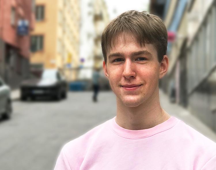 Hampus Gyllenberg, 16 år, har precis börjat på Teknikprogrammet. På fritiden lär han sig Java och bygger egna hemsidor - men att få praoplats på ett teknikföretag fanns inte på kartan.
