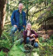 Nöjeshunden En fullständigt galen gisslankomedi med folkkäre Johannes Brost och strålande roliga Sanna Ekman.