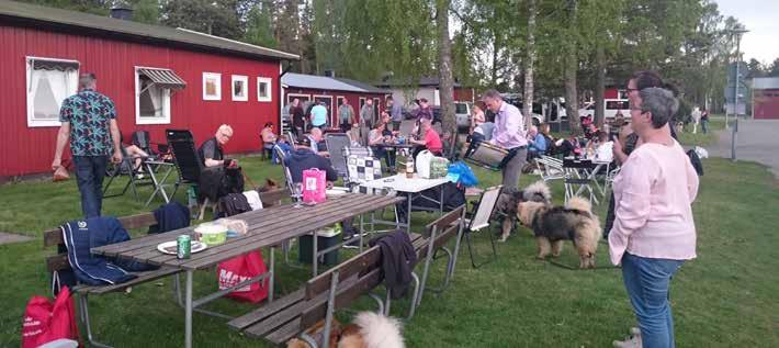 För eurasierägaren är det ett gyllene tillfälle att visa upp sin hund och umgås med andra eurasierägare medan det för eurasierintressenten ger en god möjlighet att stifta närmare bekantskap med rasen