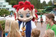 med den prisbelönta och vackra Brunnsparken.