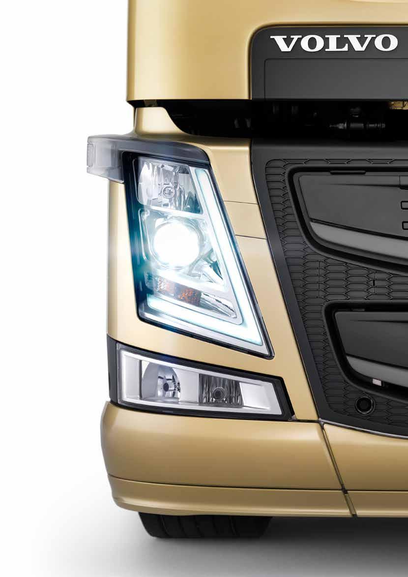 STRÅLKASTARE Framtiden är ljus. Precis som kurvorna och gathörnen. SIDOBLINKER HELLJUS HALVLJUS 300 m BLINKER Ledande helljus. När du kör på natten är Volvo FM en vän att lita på.
