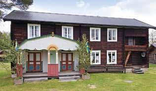 e 18 Under perioden maj-augusti är det många olika aktiviteter på hembygdsgården nationaldagsfirande, skolavslutning, klädning och resning av midsommarstången med dans och lekar till toner av