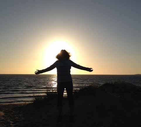 Från 9:30 och framåt finns möjlighet till fördjupning för kropp och själ, t.ex. pilgrimsvandring, meditation, yoga, samtal, föreläsningar och mandala-målning.