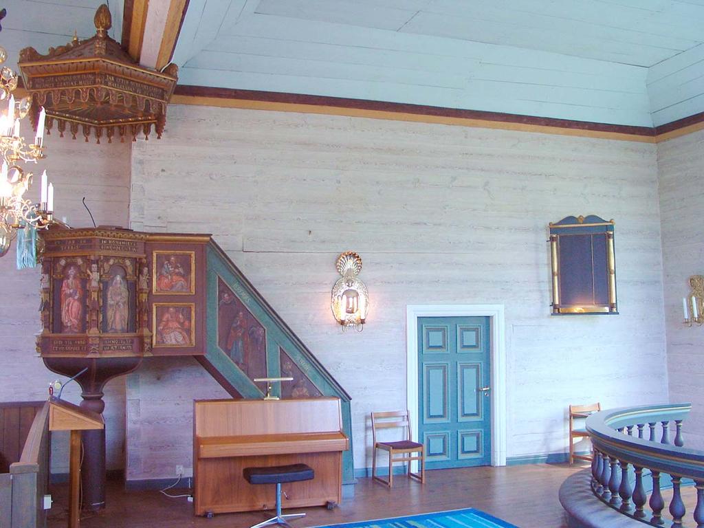 golvet upp och isolerades. Under golvet i korets södersida påträffades en murad gravkammare som antogs vara den som kyrkoherden Johannes Gaslander omnämnde i mitten av 1750-talet.