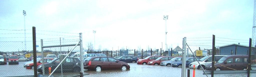. Bild 16. Lagerområdet för importbilar under översvämningen 9.1.2005.