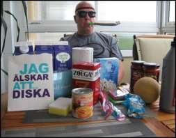 Skratt och glädje när vi firade födelsedag, lekte lekar, badade och blev nerstänkta av de först så blyga flickorna.