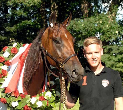 ERIK OCH HANS PRINSESSA Hästskötaren Erik Höglund hade ett makalöst bra 2014. Mycket tack vare hans stjärna Neona Princess som vann flera stora travlopp.