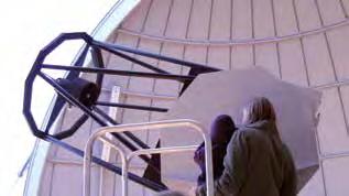 Förutom kunskaper i fysik, matematik och astronomi, ger utbildningen även goda färdigheter i till exempel programmering, datasimul er ingar och bild behandling.