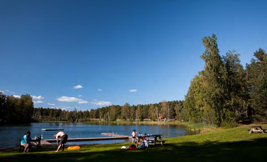 sala.kommunguide.se UTANFÖR TÄTORTEN HILLINGENS BADPLATS Föreningsdriven badplats med bryggor omklädningsrum och toalett. Närmaste tätort är Jugansbo. Upplysningar: Jugansbo bygdegårdsförening tfn.