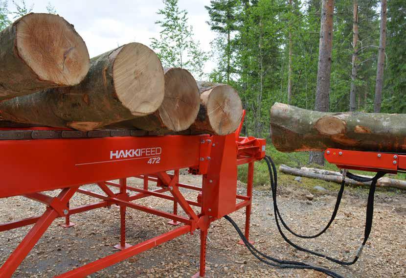 På detta sätt är det lätt att montera bordet även på ojämn mark. HakkiFeed 471 är lätt att koppla till 38-, 42- och 50-modellerna.