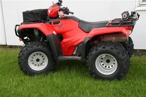 ATVE04300R - Snöplog 1500mm HONDA röd ATVE206400R - Snöplogs ram kort röd ATVE036000 - Fäste snöplogsram kort inkl. winschfä ste Artikel nr.