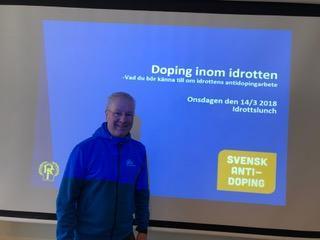 Föreläsare: Tommy Henriksson Tommy Henriksson, Institutionen för samhällsmedicin och rehabilitering, inledde vårens föreläsningsserie med rubriken Förutsättningar och prestation inom damishockey.