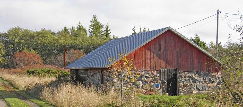De har gjort skisserna till det planerade retreatet på Hamnö. De har gjort den första kostnadsuppskattningen till härbärget. De är relativt väl ansedda men har ett högt prisläge.