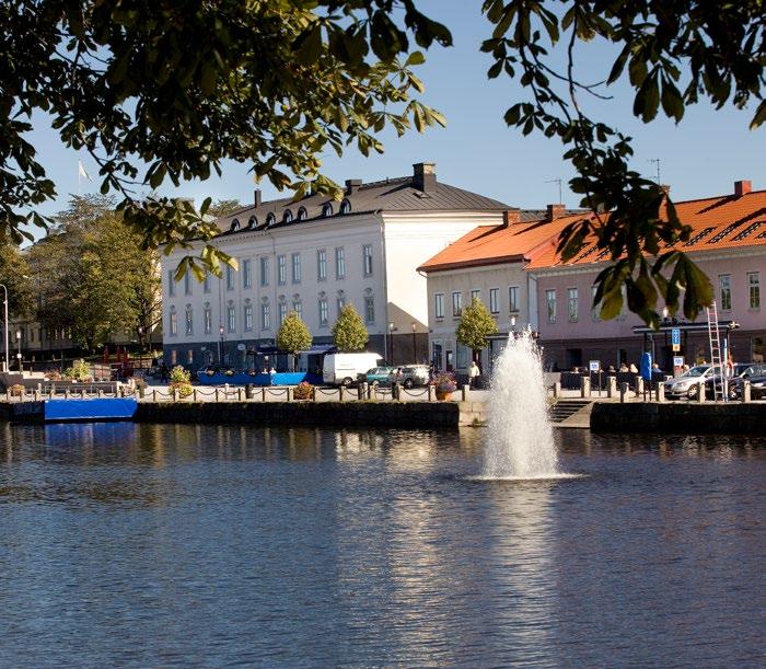 Nämndernas berättelser Nämndernas berättelser Inom kost- och serviceenheterna pågår succesivt och sedan lång tid ett träget arbete med att inom befintlig budgetram erbjuda medarbetarna önskad