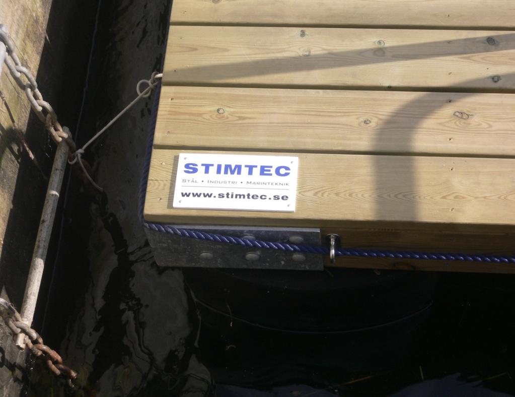 6. STIMTEC FLOTTAR Våra flottar är byggda av rotationsgjutna flytkroppar med däckning av tryckimpregnerat trä.