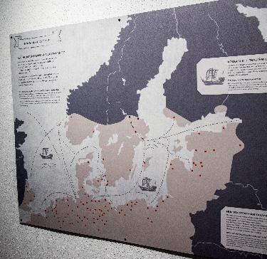 Kopparmalmen som bröts i Falu Gruva innehöll upp till ca tre procent koppar. För att utvinna kopparen behöver de övriga 97 procenten tas bort. Det var en långsam process i flera steg. 1. Sortering.