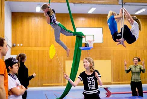 Reggaeton Förutom att dansstilen är rolig att utöva, svängig och väldigt bra för din kroppskontroll är den också bra för att komma i form och bränna kalorier. NIVÅ N1+N2 ti 18.30 19.30 12 25/9 1.