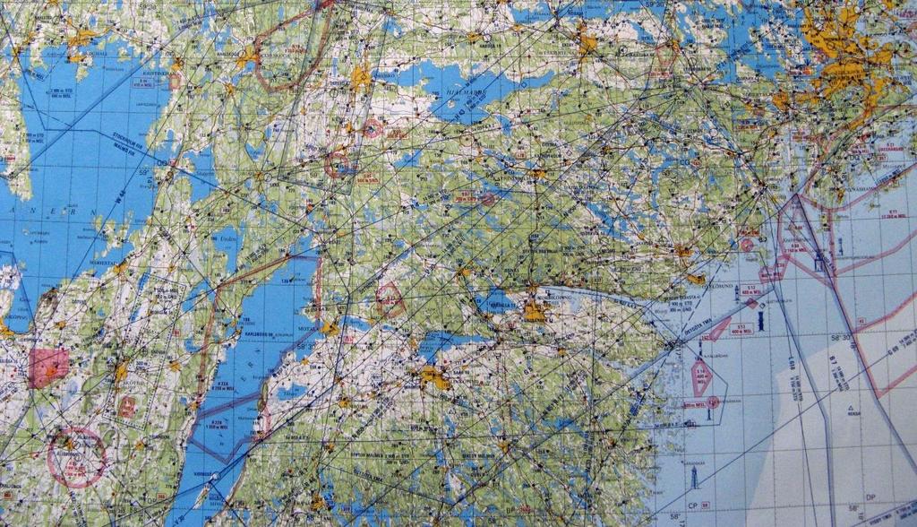 Flygkartan över 100 år! Försvarsmaktens flygkarta skala 1:500 000 med flyginformationstryck, daterat 7 september 1997.
