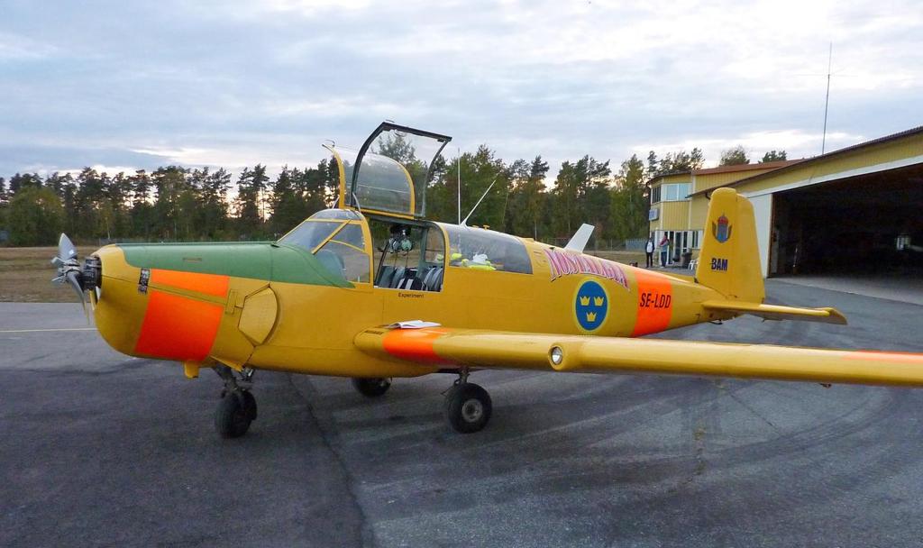 SAAB Veteranträff med Sk 50 Safir Safirklubben Qvintus äger Safir 91B, SE-LDD Bild Bengt A Andersson Vid en Saabträff i augusti 2017 samlades Saabbilar och Saabflygplan på Emmaboda flygfält