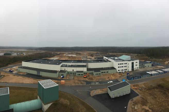 gamla flyghangarerna upphör första juli 2018.