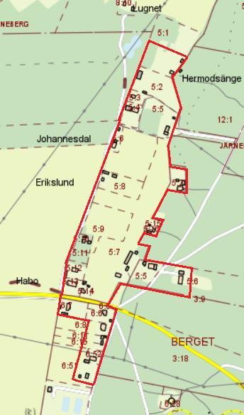 Inom primära skyddsområdet finns ytterligare 8 fastigheter. En av dessa fastigheter, Mostugan, har idag kommunalt avlopp via avtal.