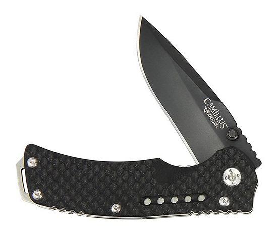 3 MACHETE OUTDOOR CARNIVORE X TITAN 45 CM I HÖLSTER Camillus Outdoor Machete Carnivore X är framtagen och designad för att tåla tuffa tag i skog och vildmark för jakt, camping, hiking men även