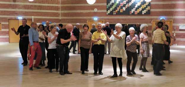 det kommer ständigt till nya danser och vissa plockar vi då bort för att det ska vara rimligt många att komma ihåg de olika turerna i.